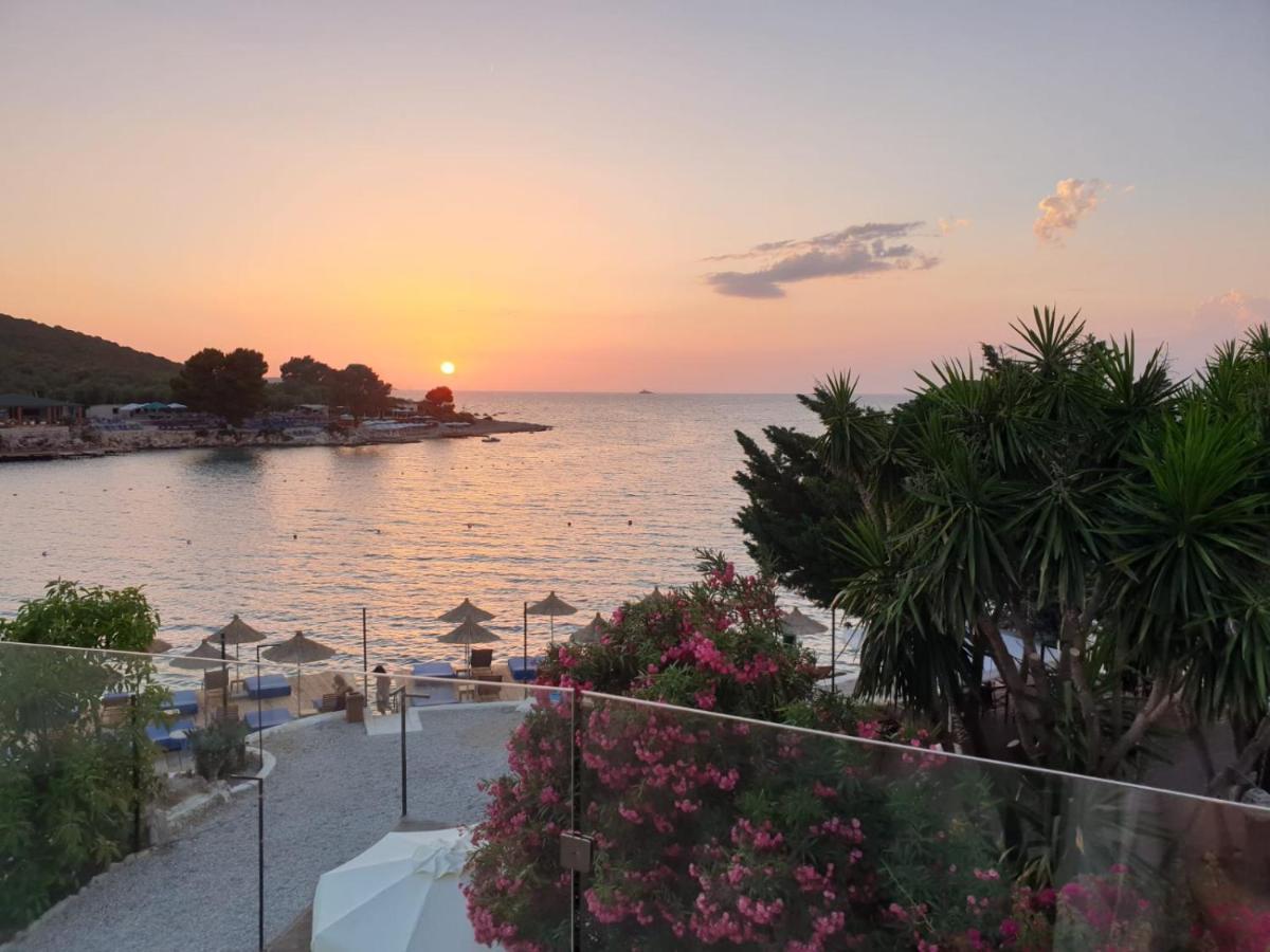 Manta Hotel Ksamil Esterno foto