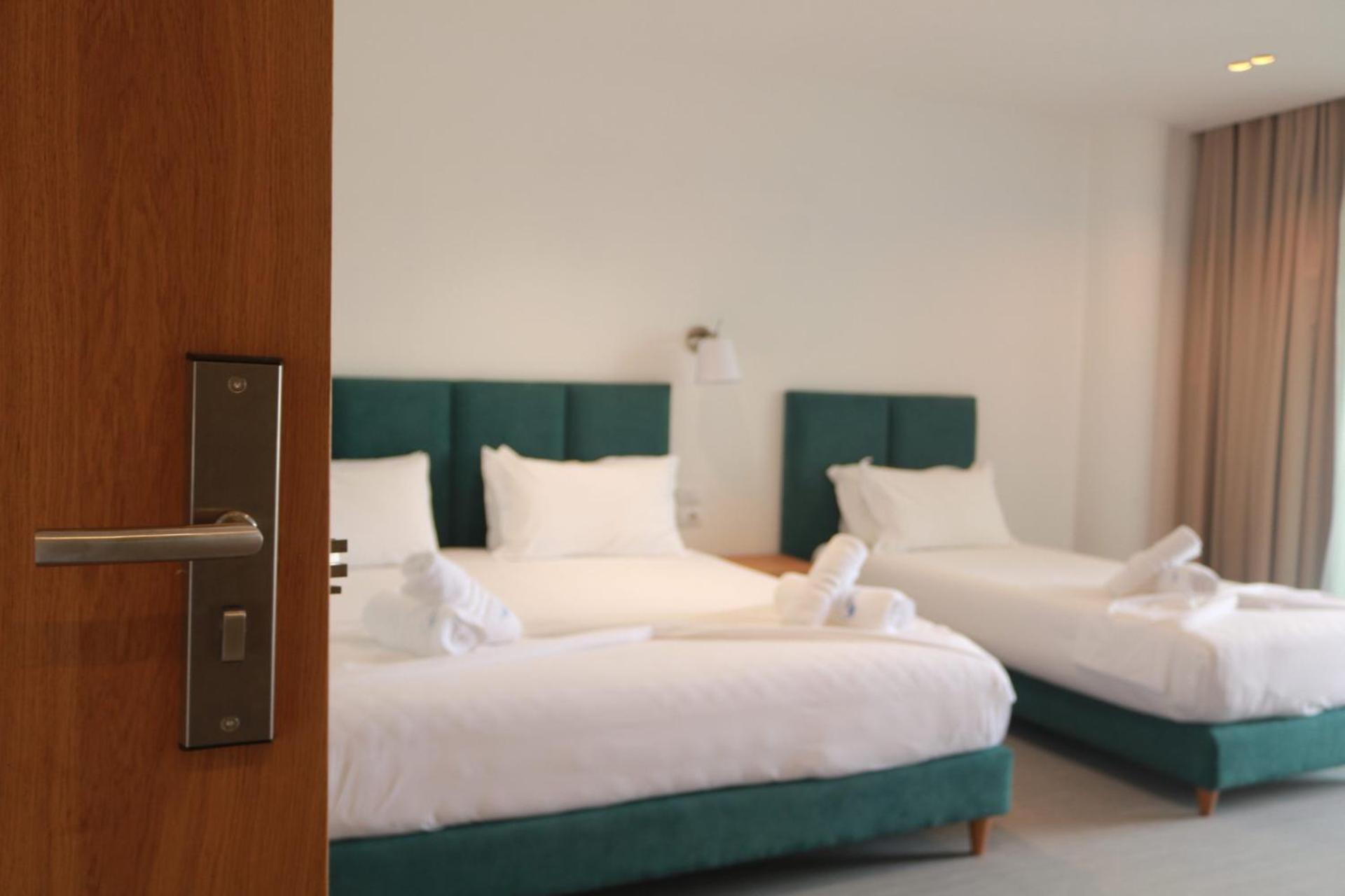 Manta Hotel Ksamil Esterno foto