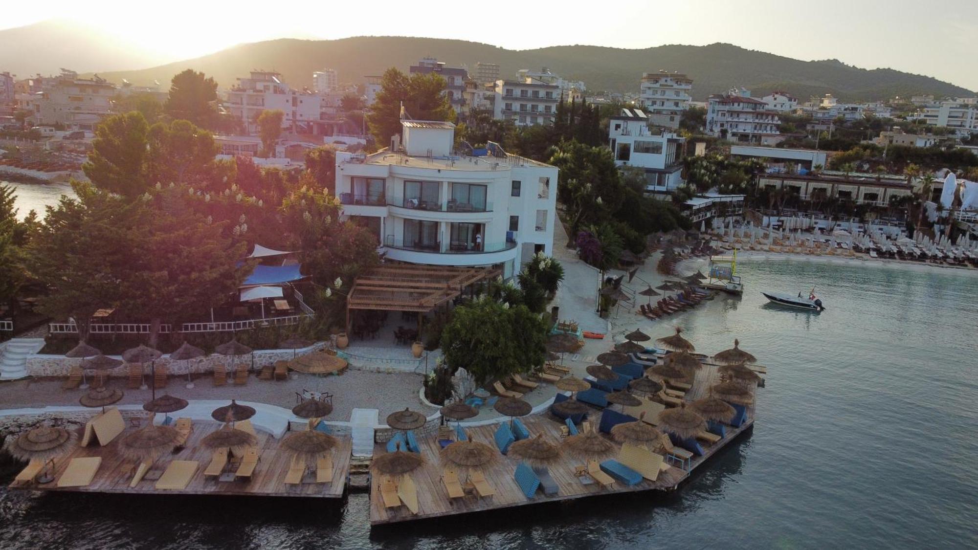 Manta Hotel Ksamil Esterno foto