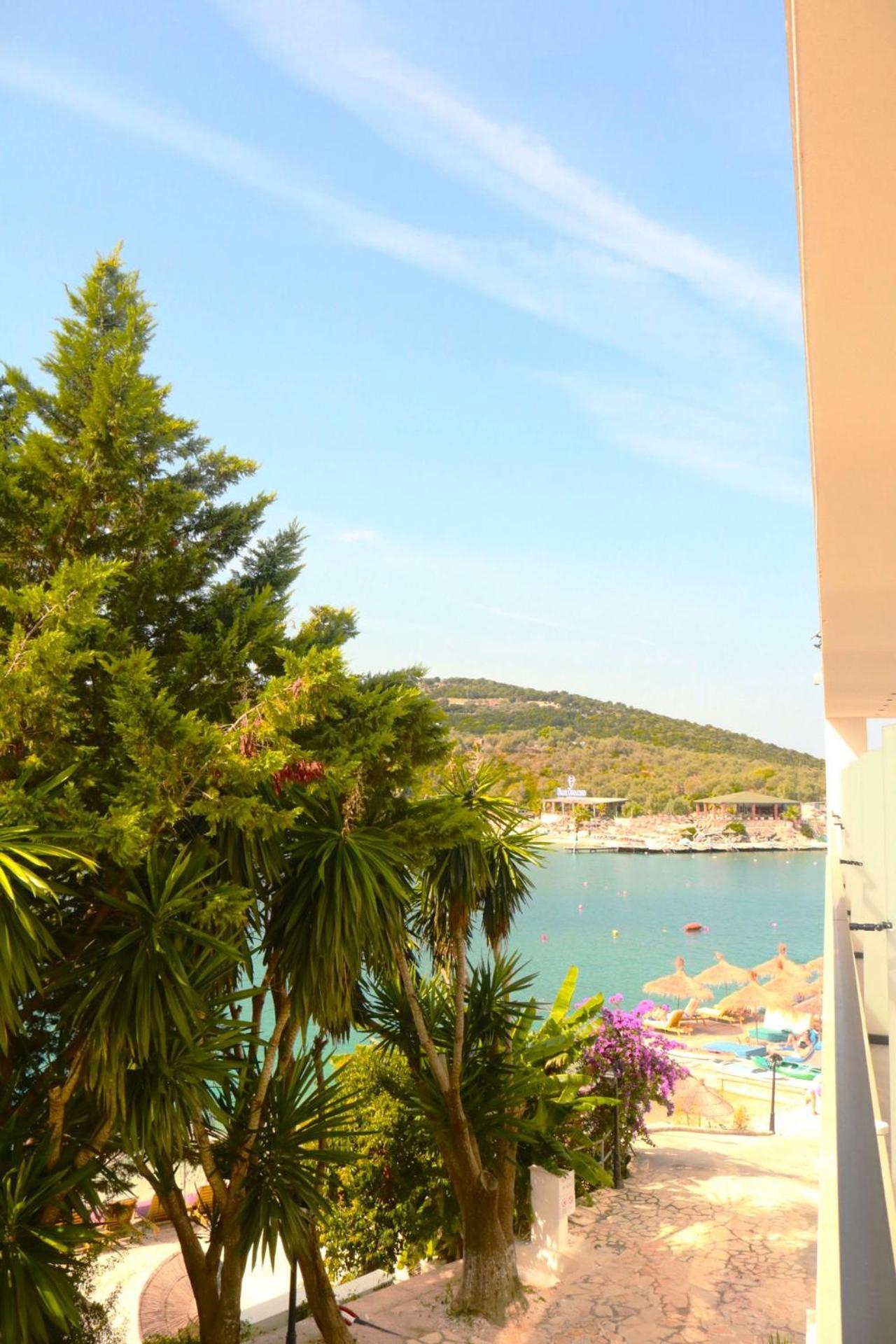 Manta Hotel Ksamil Esterno foto