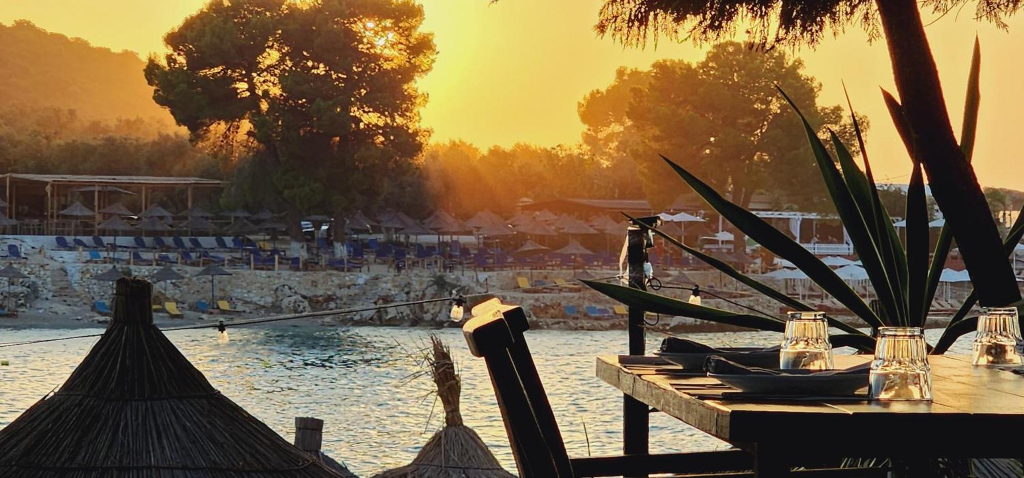 Manta Hotel Ksamil Esterno foto