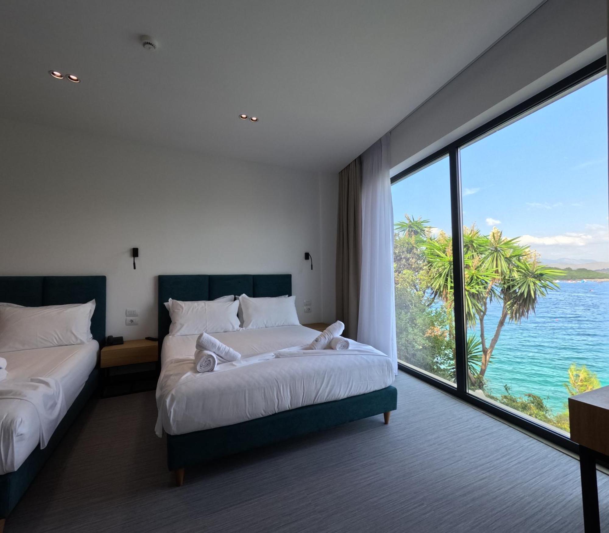 Manta Hotel Ksamil Esterno foto