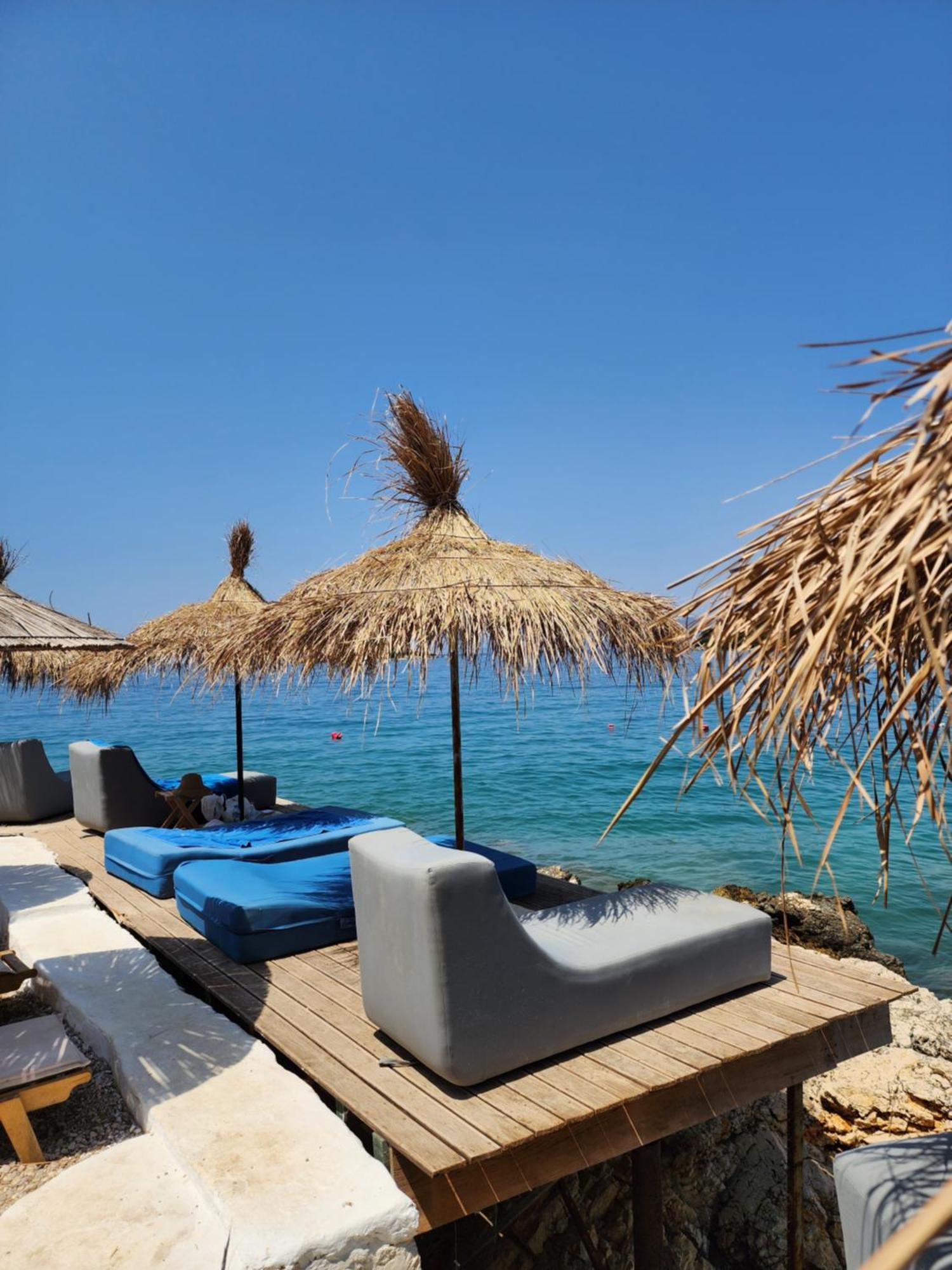 Manta Hotel Ksamil Esterno foto