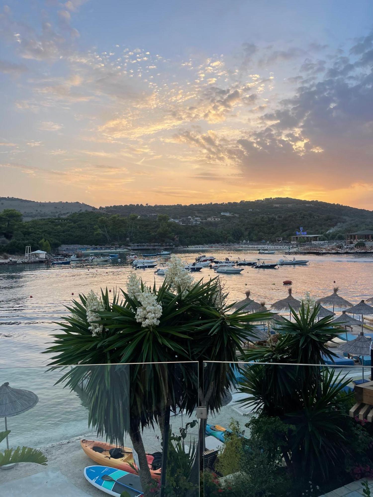 Manta Hotel Ksamil Esterno foto