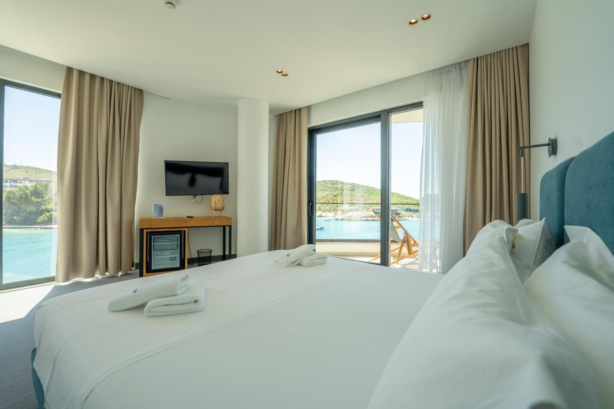 Manta Hotel Ksamil Esterno foto