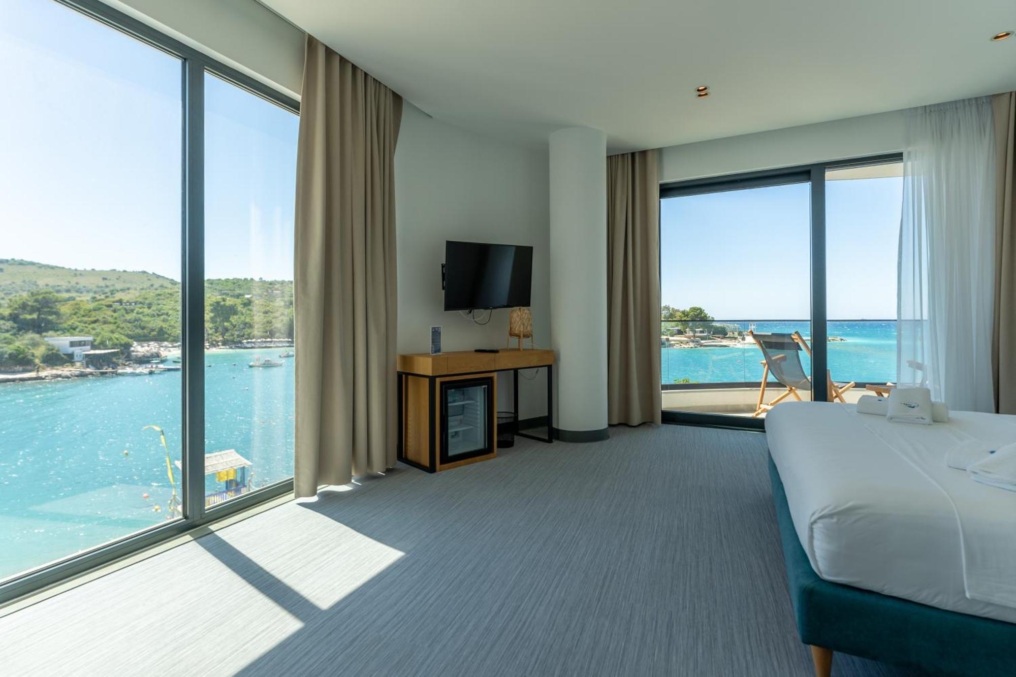 Manta Hotel Ksamil Esterno foto